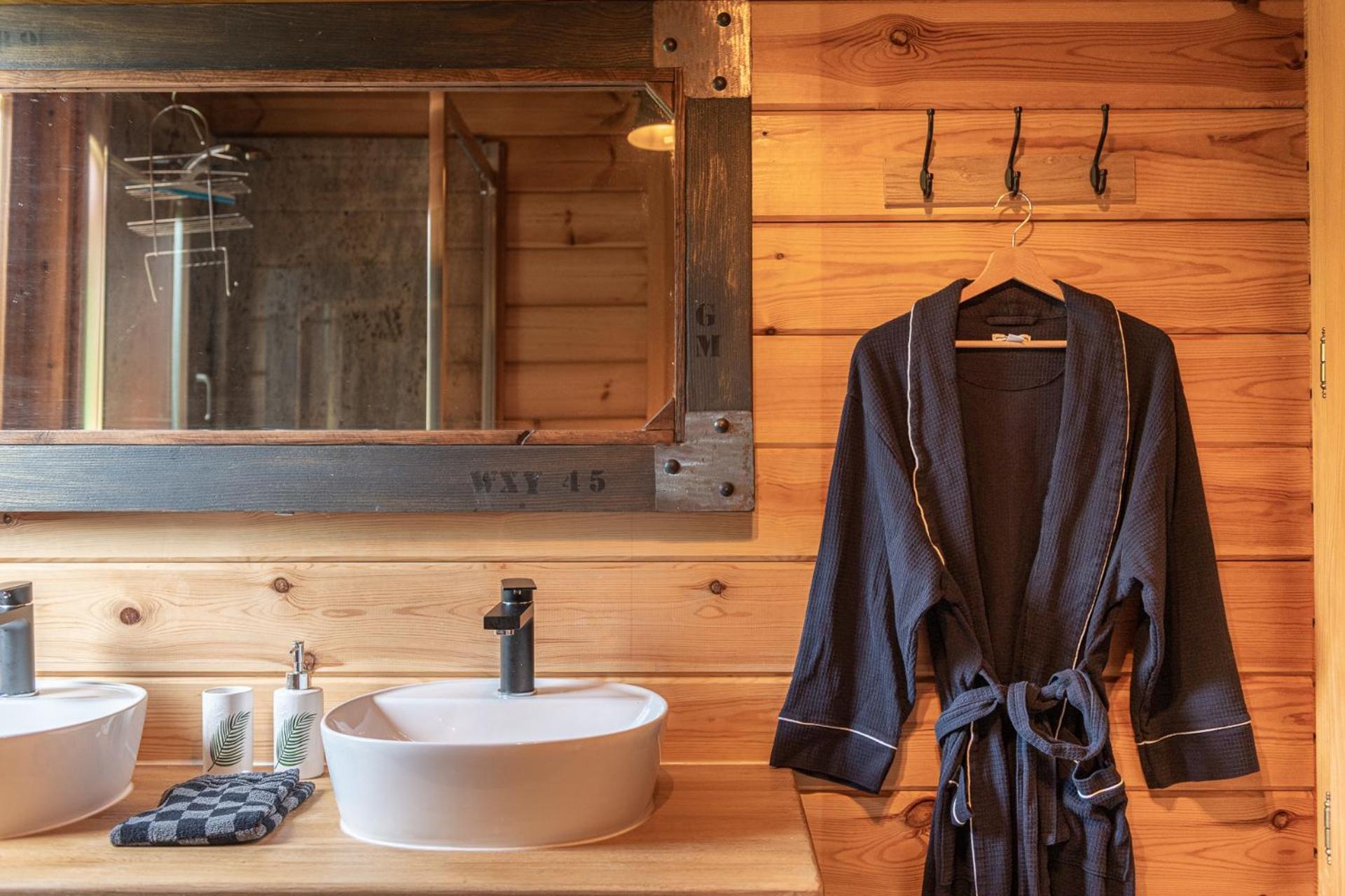 Chalet La Calougeotte, Jardin, Spa Et Sauna Prives Le Menil ภายนอก รูปภาพ