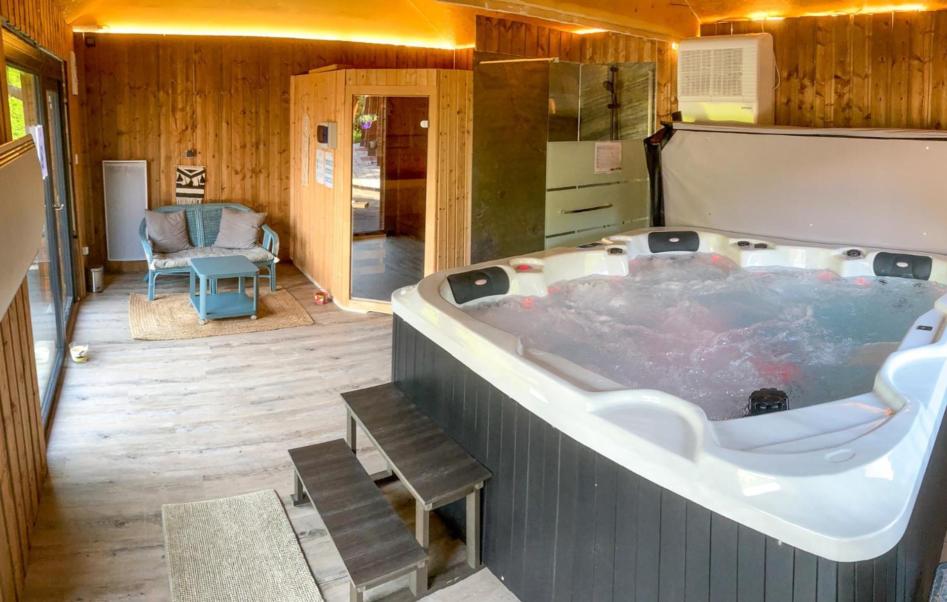 Chalet La Calougeotte, Jardin, Spa Et Sauna Prives Le Menil ภายนอก รูปภาพ